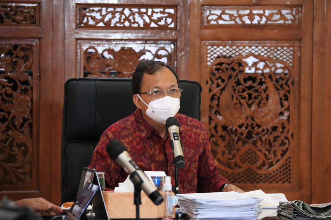 podiumnews.com-Jalan Tengah Gubernur Bali Terapkan PPKM